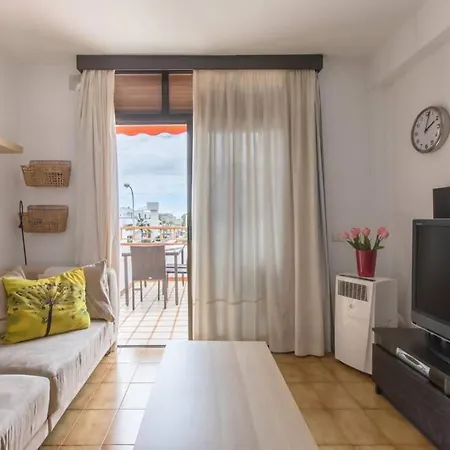 Apartment Summer Home: Sun And In A Prime Location *